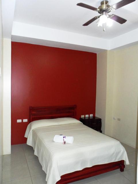 Hotel Jira Γκουαγιακίλ Δωμάτιο φωτογραφία
